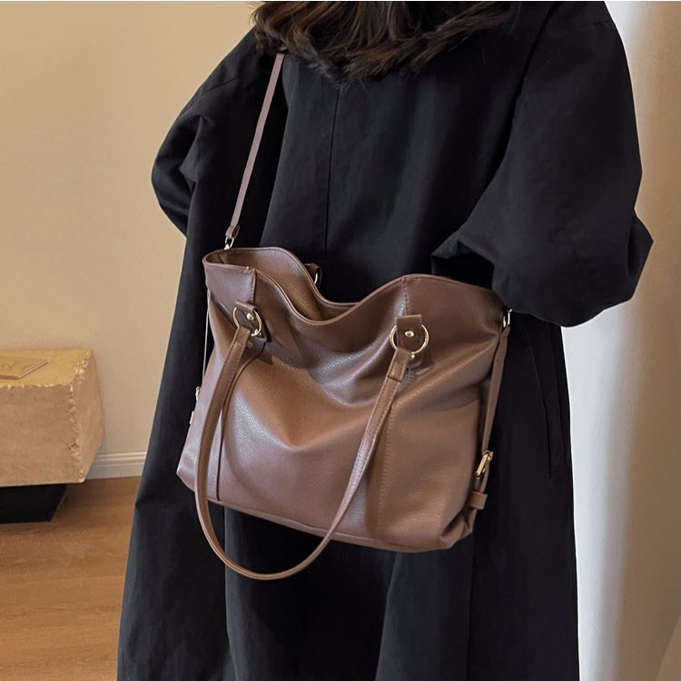 Fashion กระเป๋าสะพายไหล หนังPU สะพายข้างได้ สีเรียบ จุของได้เยอะ  สไตล์เกาหลี สำหรับคุณผู้หญิง พร้อมส่งจากไทย B-872