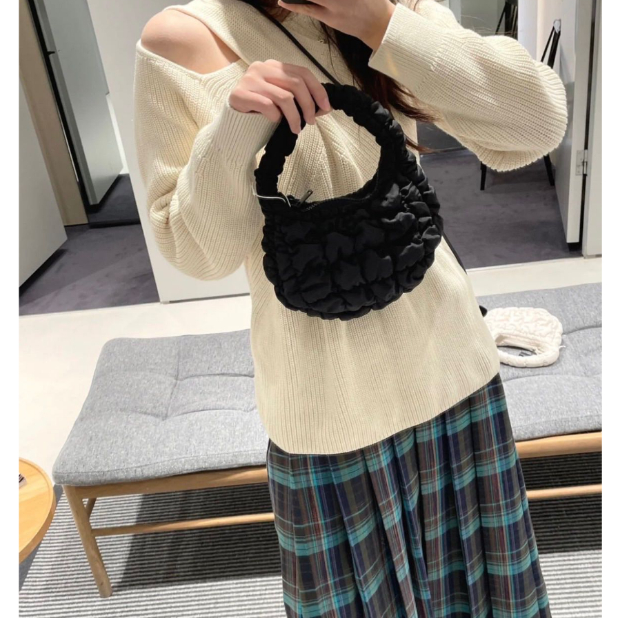 พร้อมส่ง * กระเป๋า Cos Quilted Micro Bag ของแท้ 100%