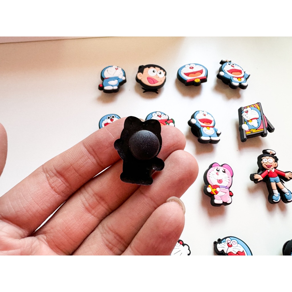 ตัวติดรองเท้า Jibbitz อุปร์กรณ์เสริม ติดรองเท้า ลาย การ์ตูน Crocs pin พร้อมหมุด หัวเข็มขัดยึด พร้อมติดทันท 1 ชุด 16 ชิ้น
