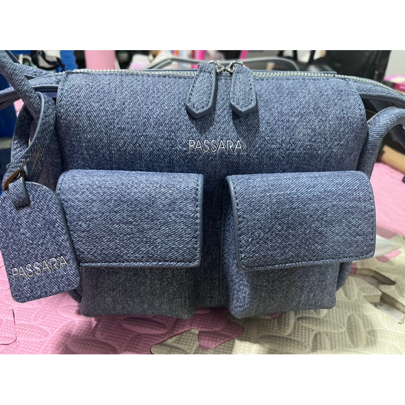กระเป๋าคาร์โก้จุได้เยอะแบรนด์คนไทย passara หนังpu สียีนส์เข้ม