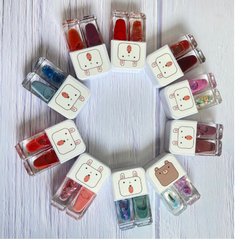 สีทาเล็บ 2in1 น้ำยาทาเล็บ สีกึ่งเจลไม่ต้องอบ ลอกได้ พร้อมส่ง ******ฟรีแผ่นล้างเล็บ 1 ตลับ ทุกคำสั่งซื้อ****(D)