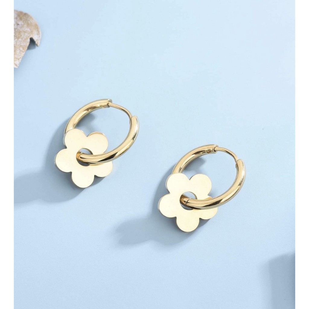 KYM.vibes - hana earrings ต่างหูห้อยรูปดอกไม้ ทำจากสแตนเลส (stainless steel) กันน้ำ ไม่ลอก ไม่ดำ