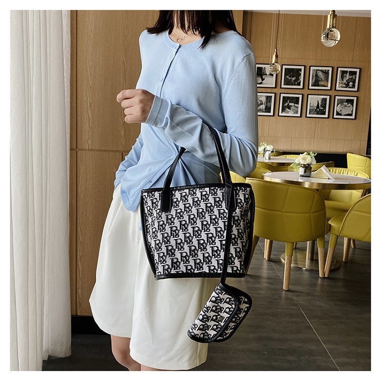 กระเป๋าถือสำหรับผู้หญิงมีกระเป๋าตังค์เล็กแถมด้วย