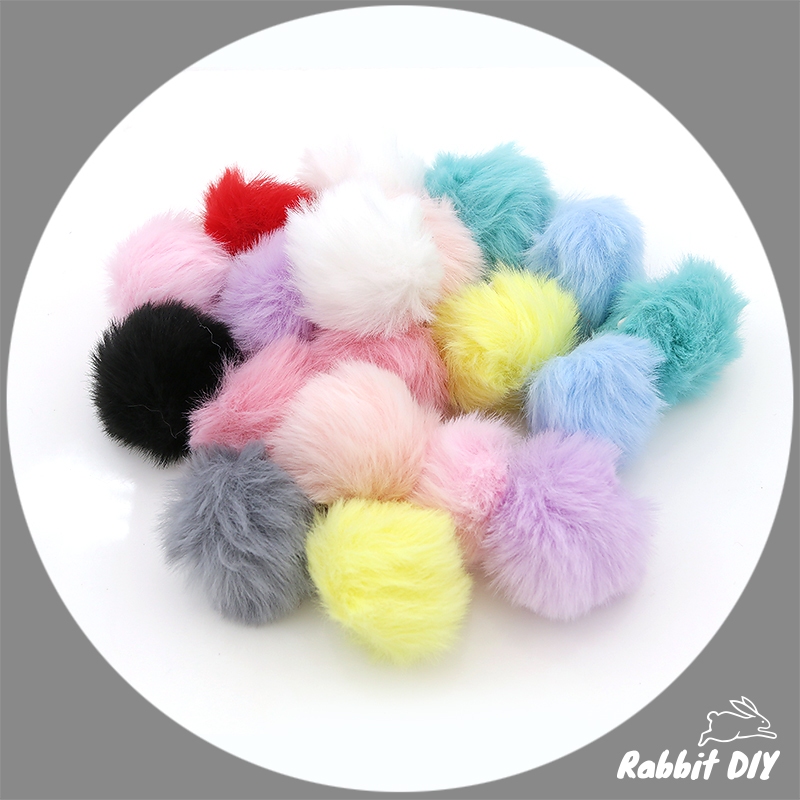 ปอมปอม ขนนุ่ม ขนฟู ขนาด 4 ซม. พร้อมห่วงยางยืด พร้อมใช้งาน DIY ตกแต่ง มีมากกว่า 10 สี (แพ็ก 1 ชิ้น)