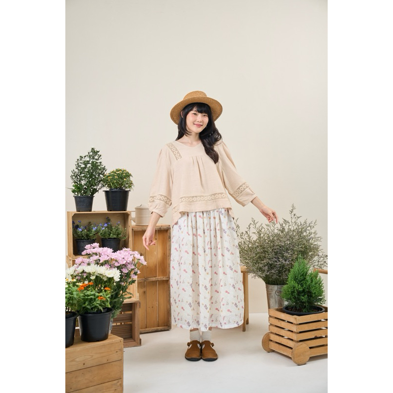 Lily lace top , กระโปรงฟักทอง