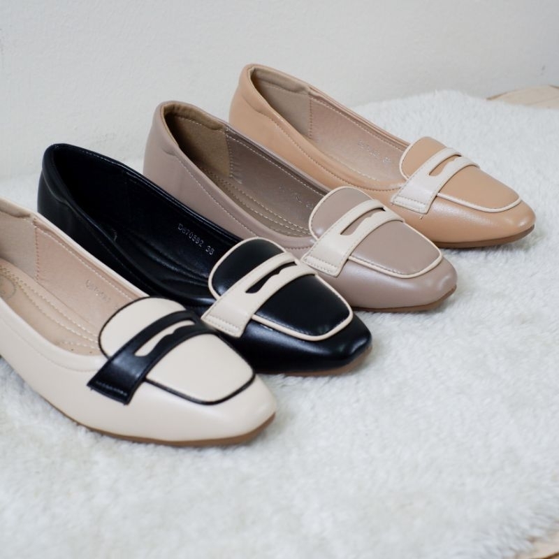 รองเท้าคัชชูส้นเตี้ยสีทูโทนไซส์ปกติ36-40รหัสD582