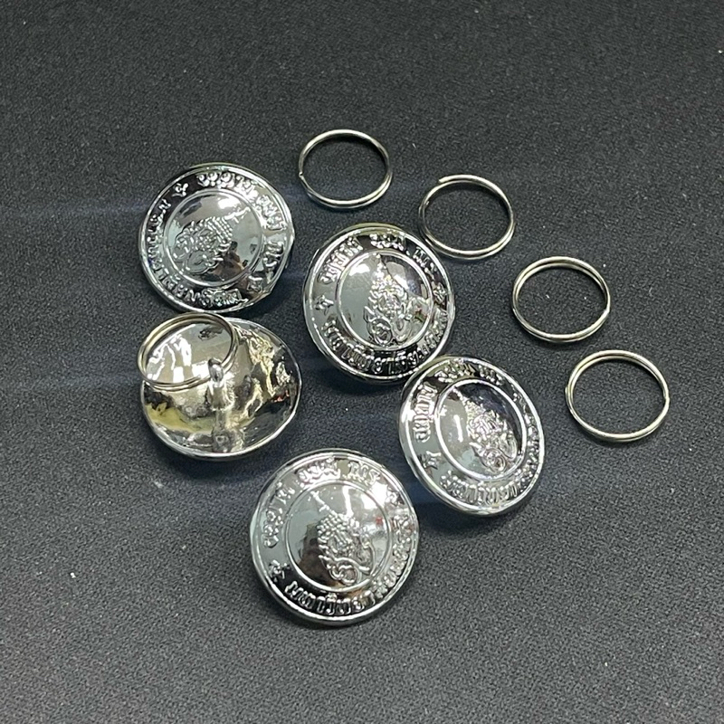 ชุด กระดุม 5 เม็ด นศ. ม.มหิดล ขนาด 22mm. สีโครเมี่ยมเงาอย่างดีพร้อมห่วง