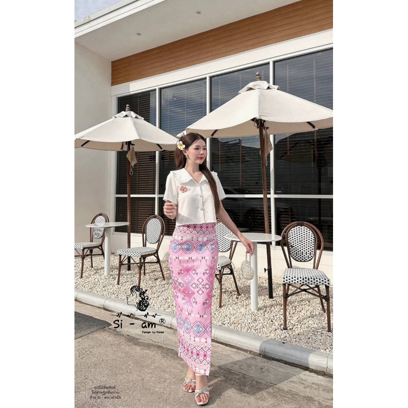 (l-4xl) ชุดไทยประยุกต์ เสื้อคอบัว+กระโปรงยาว +เข็มกลัด ลายไทย งานป้าย si-am