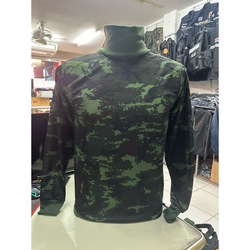 เสื้อแขนยาวคอเต่าลายพรางดิจิตอล