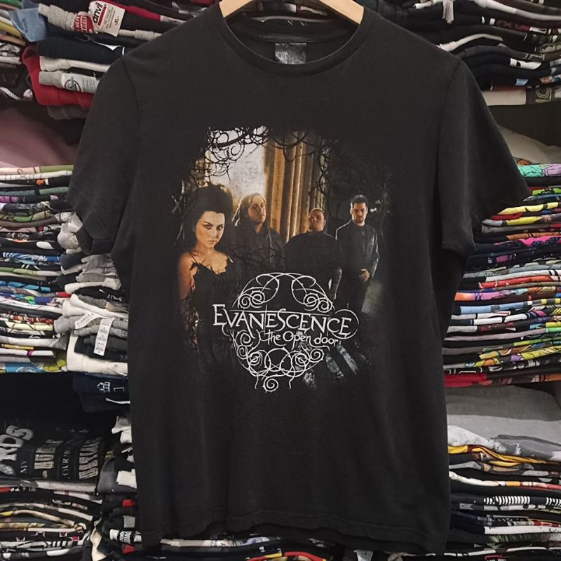 เสื้อยืดมือสอง Vintage Usa เสื้อวงร็อค EVANESCENCE ป้าย Giant งานเก่าตรงยุค Size M.อก20/ยาว27