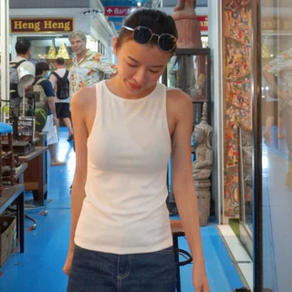 Acacia Tank | เสื้อแขนกุดเรียบหรู เนื้อผ้านิ่ม ทรงเข้ารูป ใส่ง่ายได้ทุกวัน