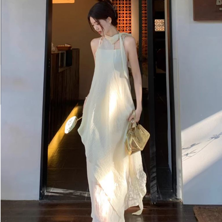 เดรสยาวสายเดี่ยวคอเหลี่ยมเข้าเซตกับเสื้อคลุมคอปีน