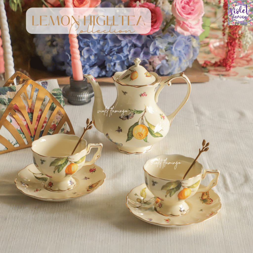 Violet Flamingo ชุดน้ำชาลายเลมอนและดอกไม้ สีครีม รุ่น Lemon High Tea Set ในชุดมีกาน้ำชาและแก้วจานรอง 2 ชุด