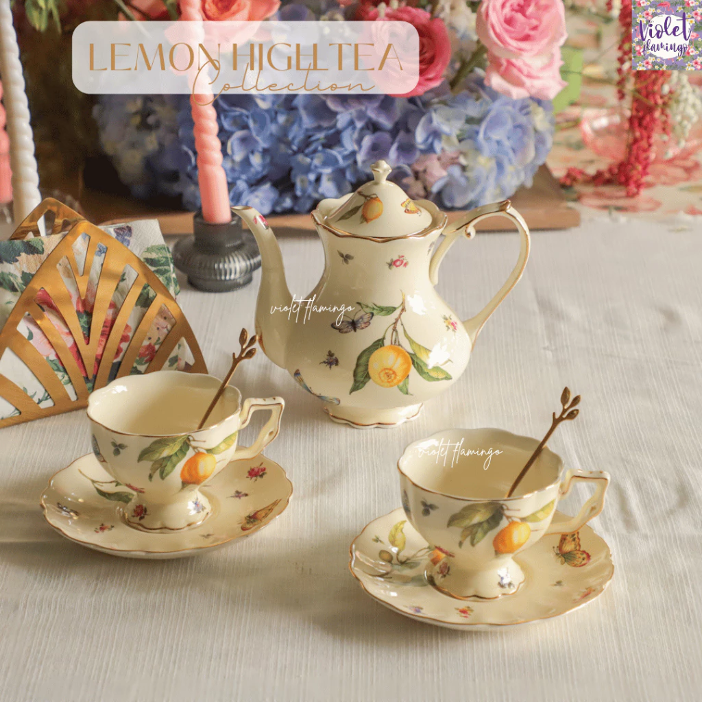 Violet Flamingo ชุดน้ำชาลายเลมอนและดอกไม้ สีครีม รุ่น Lemon High Tea Set ในชุดมีกาน้ำชาและแก้วจานรอง 2 ชุด