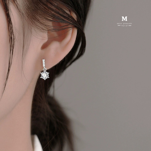 MEET💕ต่างหูเงิน A Diamond ตุ้มหูเพชร ต่างหูเก๋ๆ ต่างหูแฟชั่น ตุ้มหูเงิน ต่างหูเพชร ต่างหูผู้หญิง รูปที่ 4