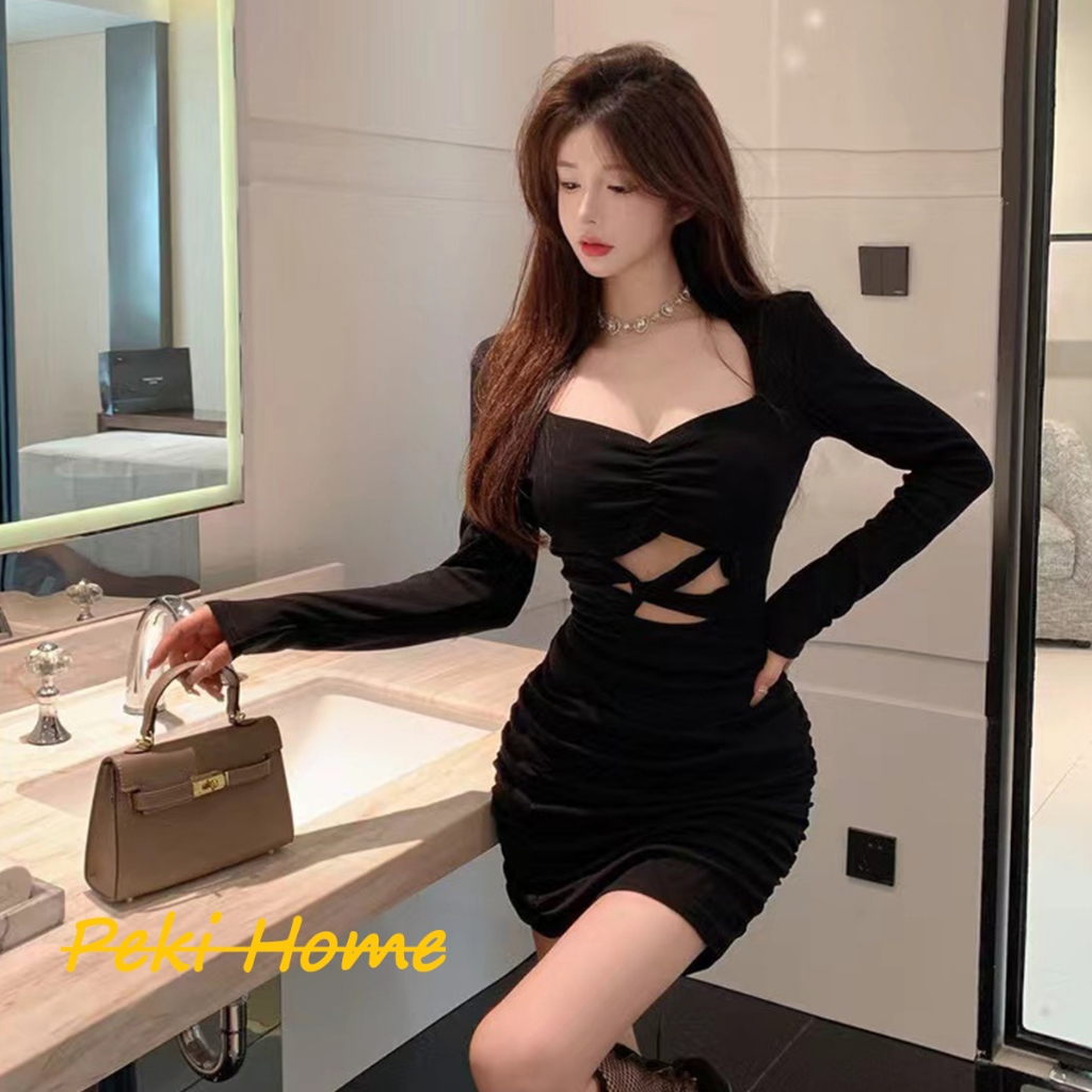 มินิเดรสแขนยาวเอวเว้าสีดำ เรียบหรูดูแพง
