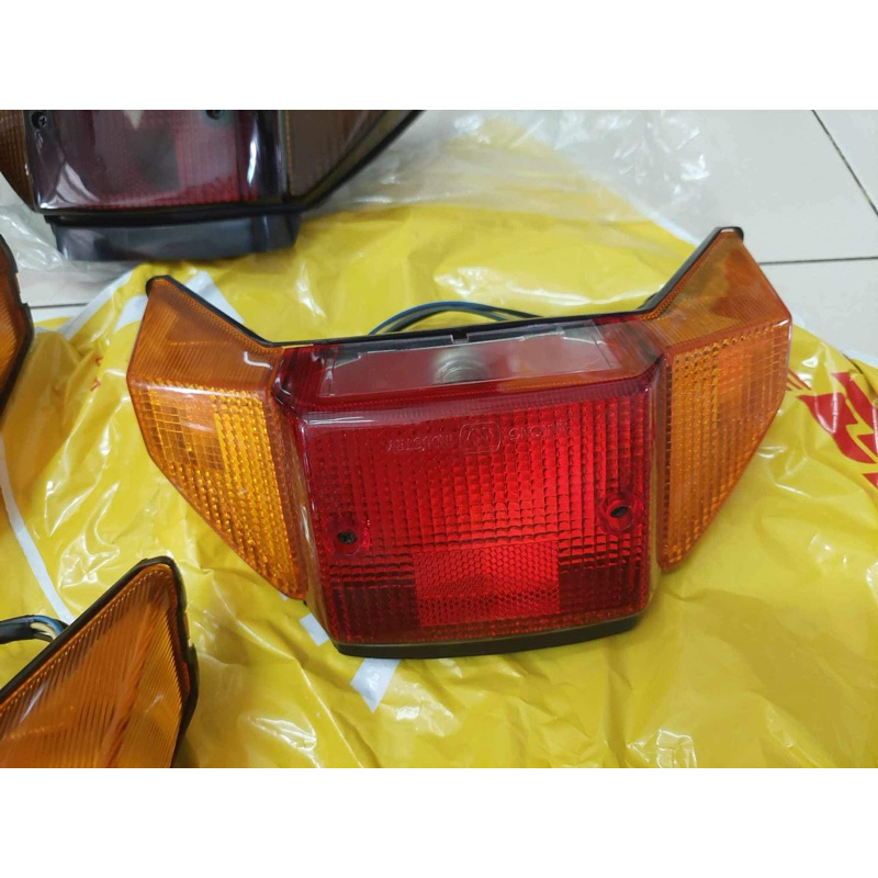 ชุดไฟท้าย รุ่น TZR VR RXZ ท้ายเป็ด แท้ศูนย์