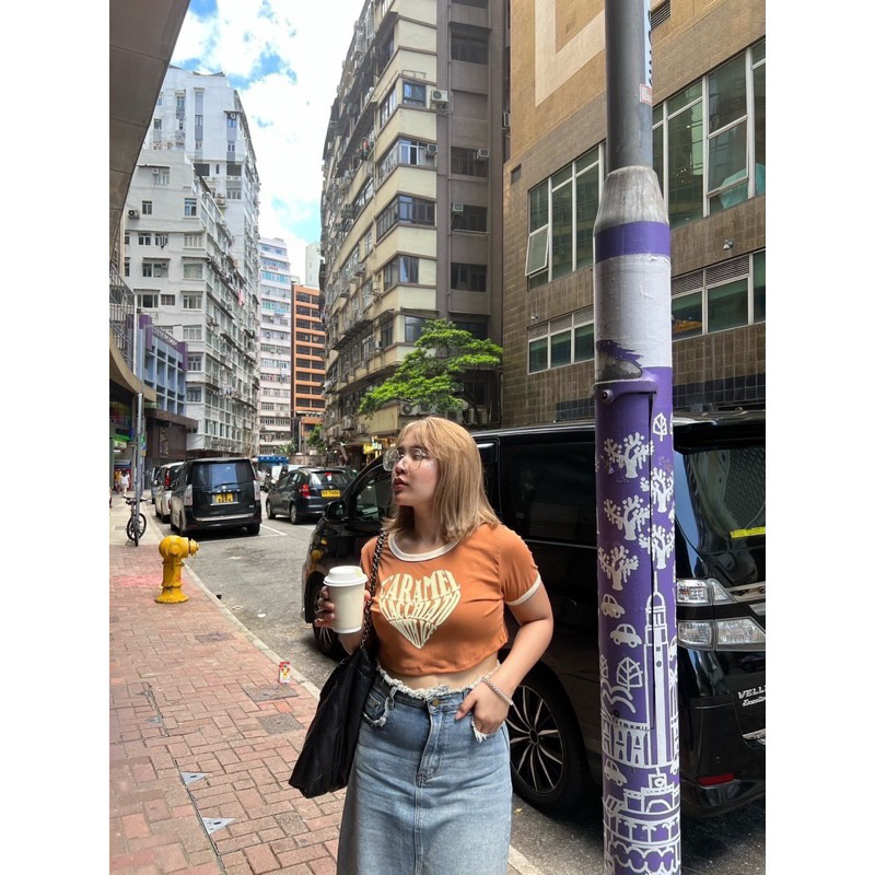 ส่งต่อของแม่ค้าเอง มือ1 เสื้อครอป สีน้ำตาล สกรีนลาย สไตล์y2k น่ารัก แมทซ์ง่าย เสื้อผ้าสาวอวบอ้วน พลั