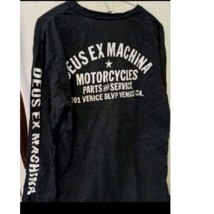 เสื้อแบรนด์ Deus ex Machina
