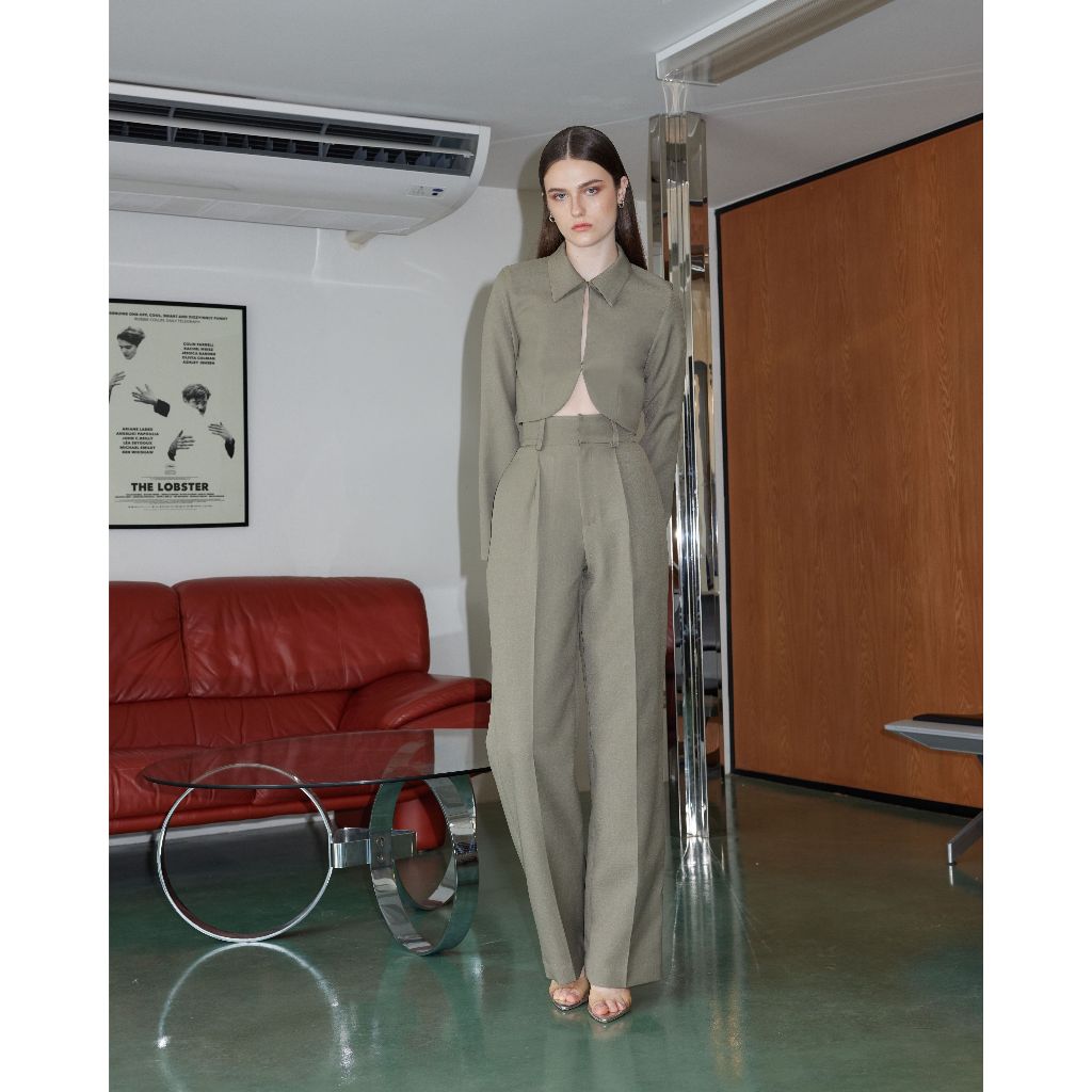 Amber blazer & Amber pants in Khaki เสื้อครอปเบลเซอร์และกางเกงทรงตรง