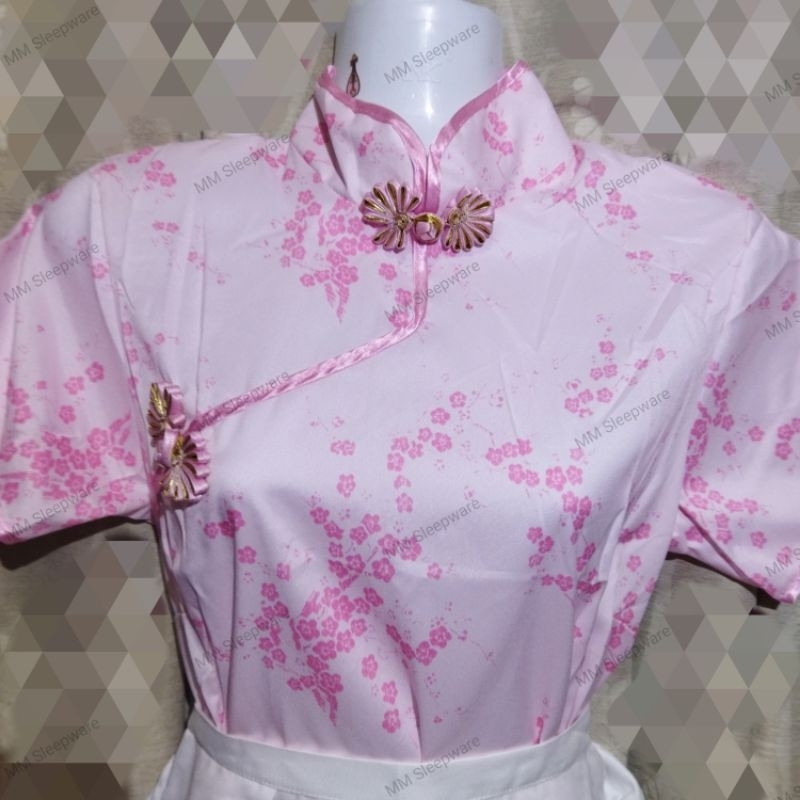 ชุดกี่เพ้า กี่เพ้าสาวใช้ กี่เพ้าลายดอกไม้ กี่เพ้าพร้อมผ้ากันเปื้อน KP-12 - รูปที่ 5