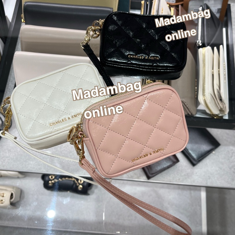 𝗖𝗛𝗔𝗥𝗟𝗘𝗦 & 𝗞𝗘𝗜𝗧𝗛 แท้จากช็อป Apfra Quilted Wristlet Pouch กระเป๋าสตางค์ กระเป๋าใส่บัตร มีสายคล้องมือ