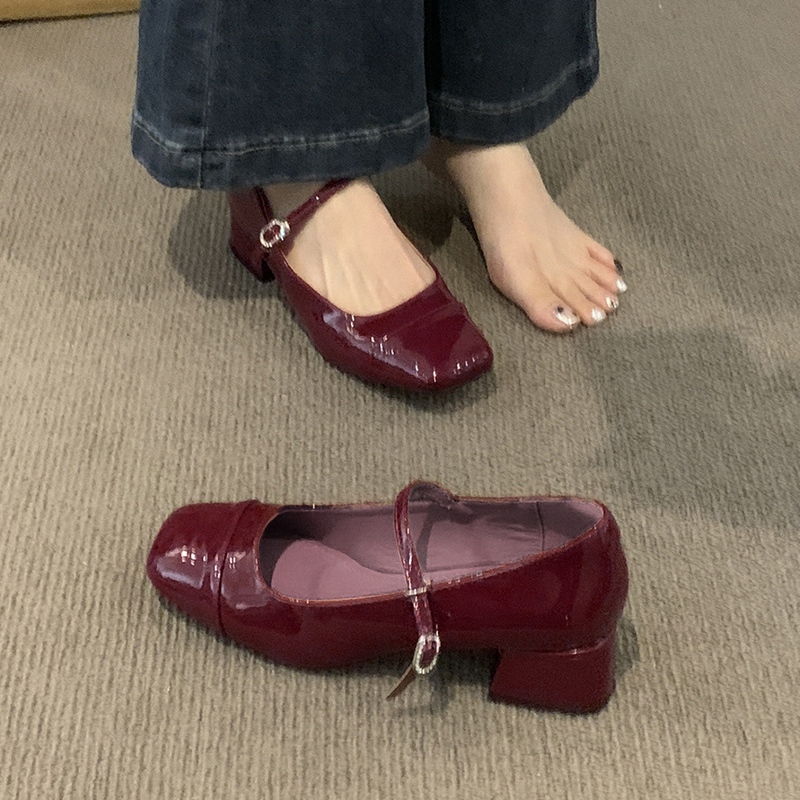 Luckkyshoes ราคาถูก รองเท้าส้นสูงแฟชั่น ดีเทลทางการ ดูเรียบร้อยใส่ได้หลายโอกาส แมทช์ได้ทุกการแต่งกาย มีทั้งหมด 4 สีสุดปั