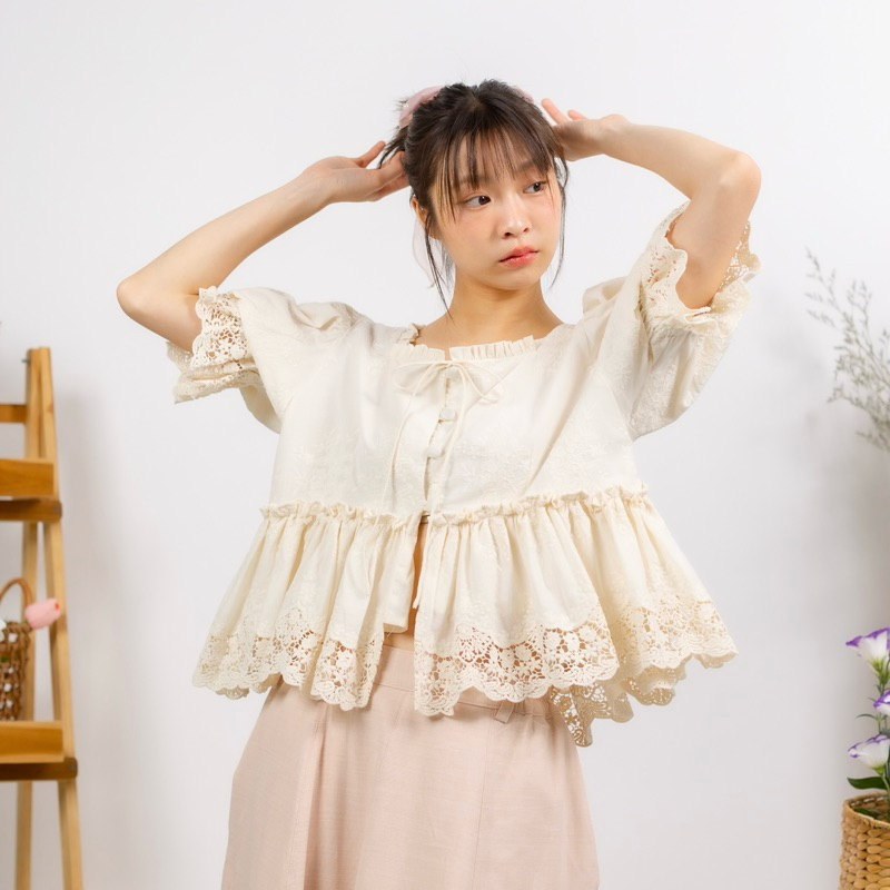 Breamy Lace blouse