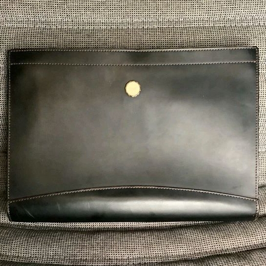 Marie Claire​ กระเป๋าถือสีดำมือสอง