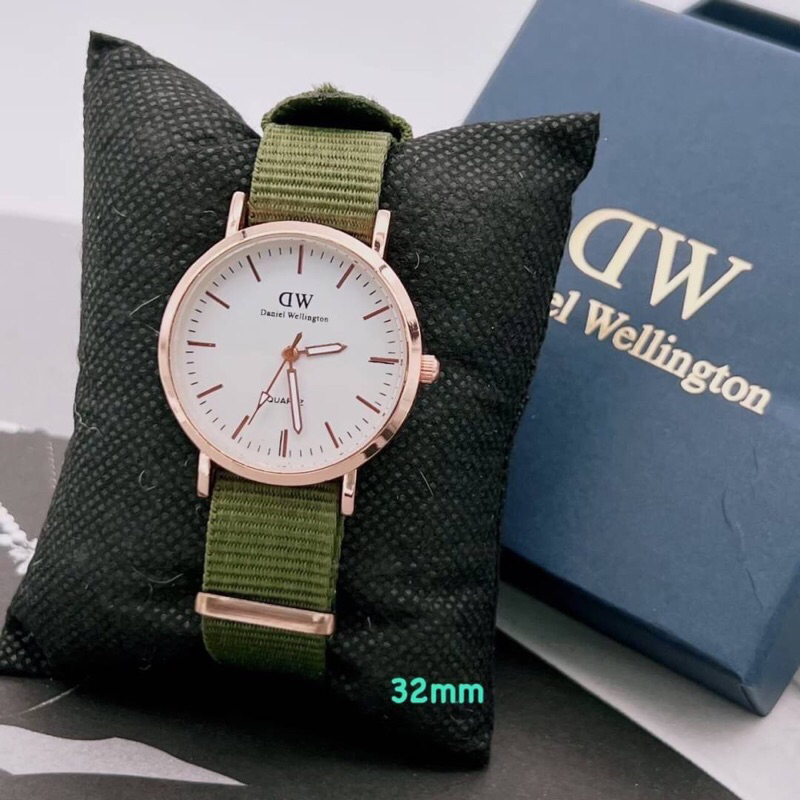 นาฬิกาแฟชั่นสายผ้า Daniel Wellington