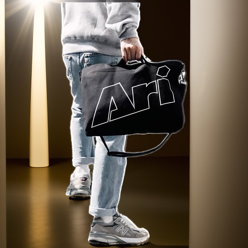 กระเป๋าสะพายไหล่ อาริ สีดำ ARI SHOULDER BAG - BLACK ของแท้