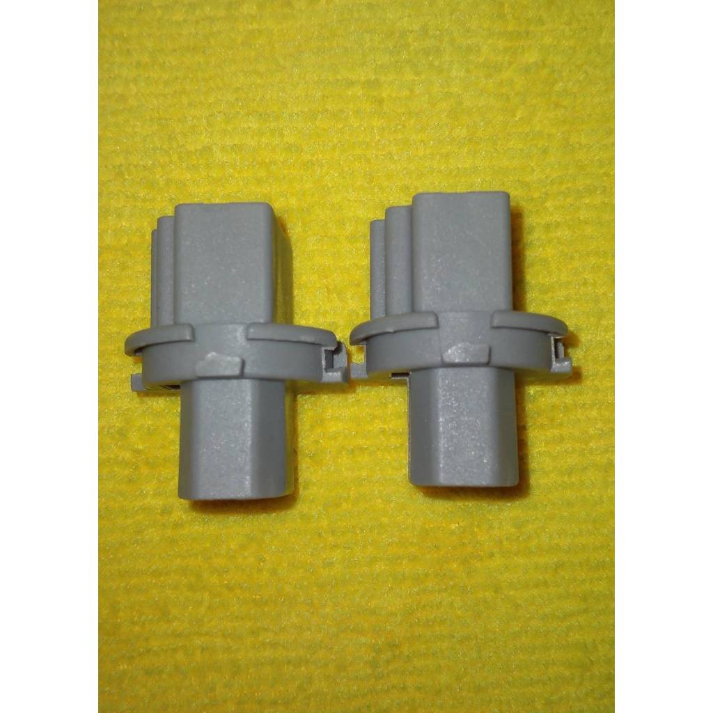 ขั้วหลอด t20 ไฟเลี้ยว 2ขา สำหรับรถ HONDA หรือ MAZDA จำนวน 1คู่ 2 ชิ้น