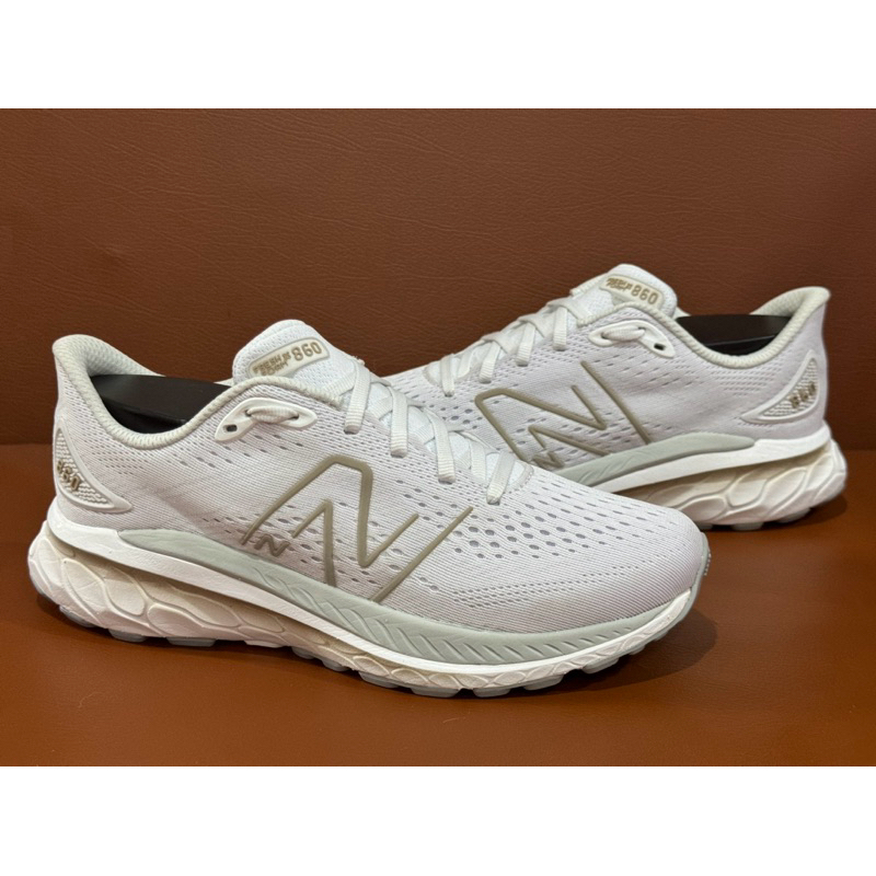 New Balance 860 v13 [37.5/24] มือสอง ของแท้