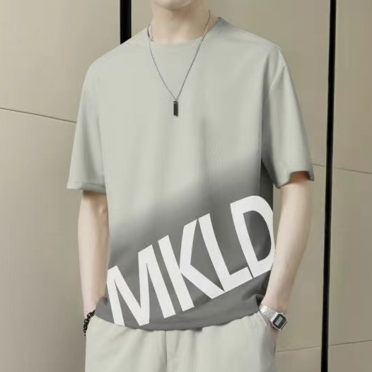 เสื้อยืดแขนสั้นผู้ชายขนาดบวก อินเทรนด์ เสื้อผ้าหลวมคอกลม
