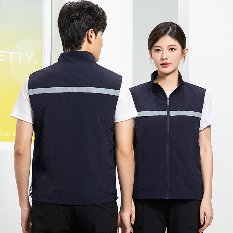 เสื้อกั๊กลำลองกลางแจ้งสำหรับผู้ชายใหม่ เสื้อกั๊กน้ำเงินกรมท่า คอปกแฟชั่น งาน2 กระเป๋า พร้อมซิป ซับในเต็มตัว มีแถบสะท้อนแ