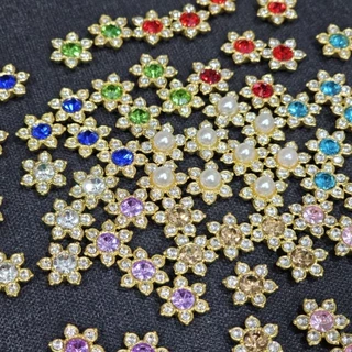 DP6 เพชรดอกไม้หลากหลายสี ขนาด11 มิล จำนวน 50 เม็ด สำหรับตกแต่งเหรียญโปรยทาน งานฝีมือต่างๆ