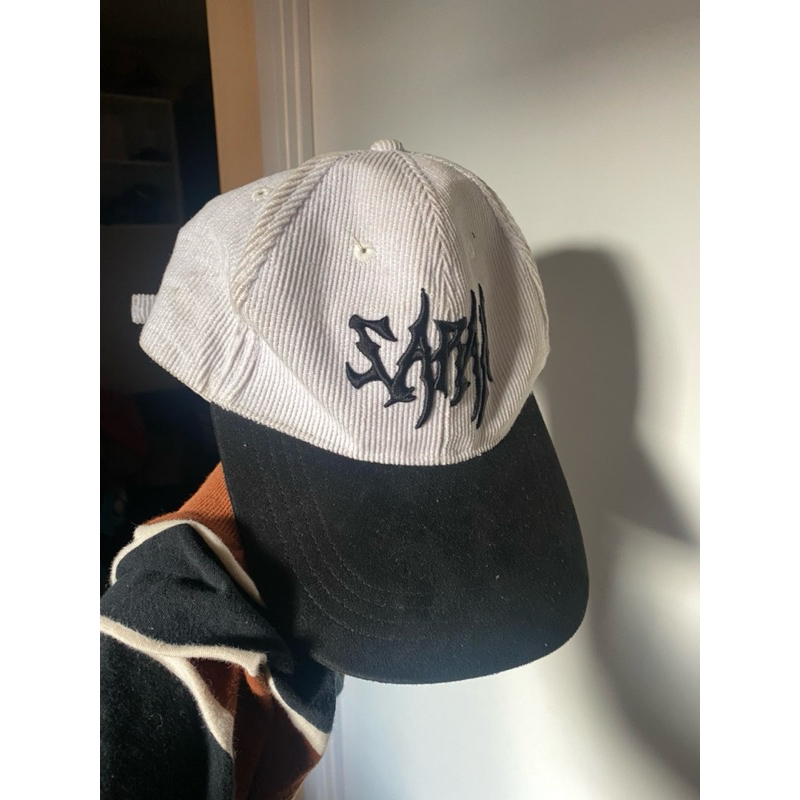 ส่งต่อหมวก saranมือสอง