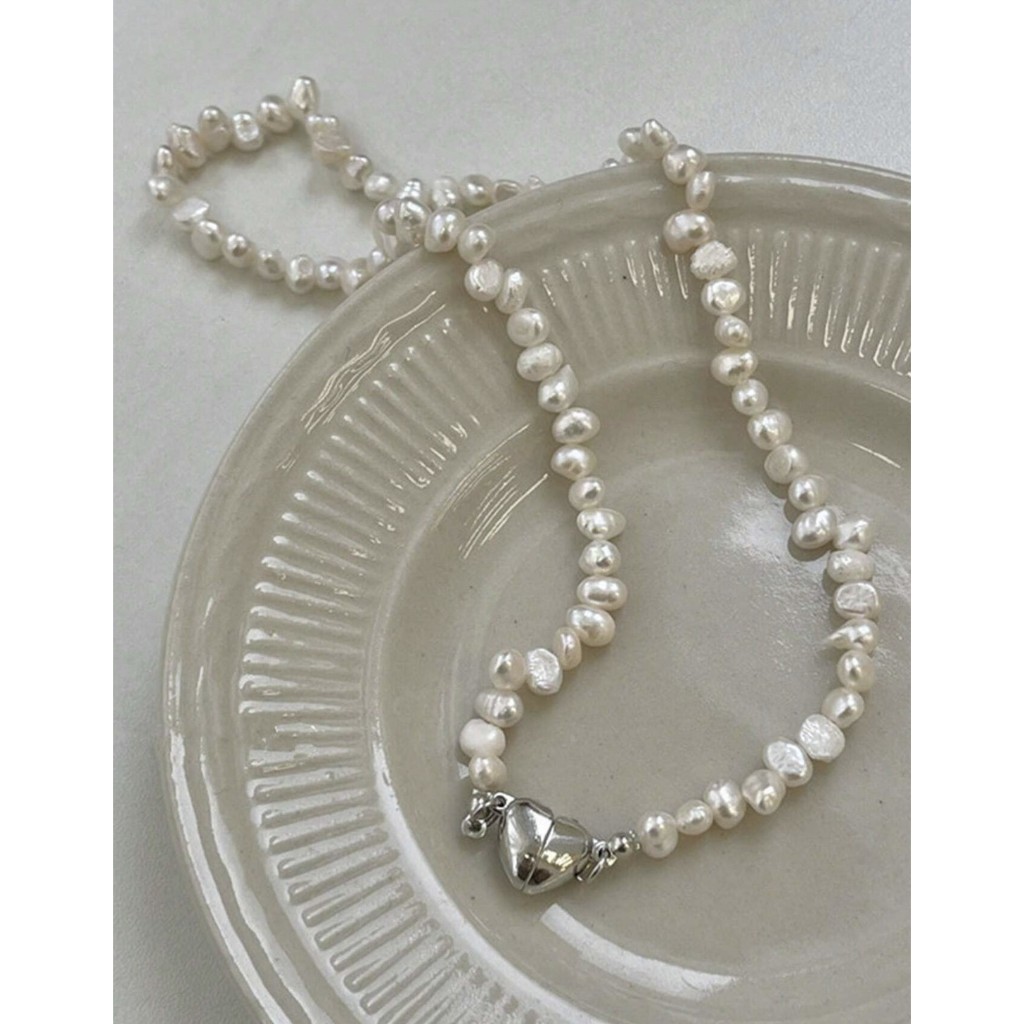KYM.vibes - polly pearl necklace สร้อยมุกแต่งจี้หัวใจสีเงิน
