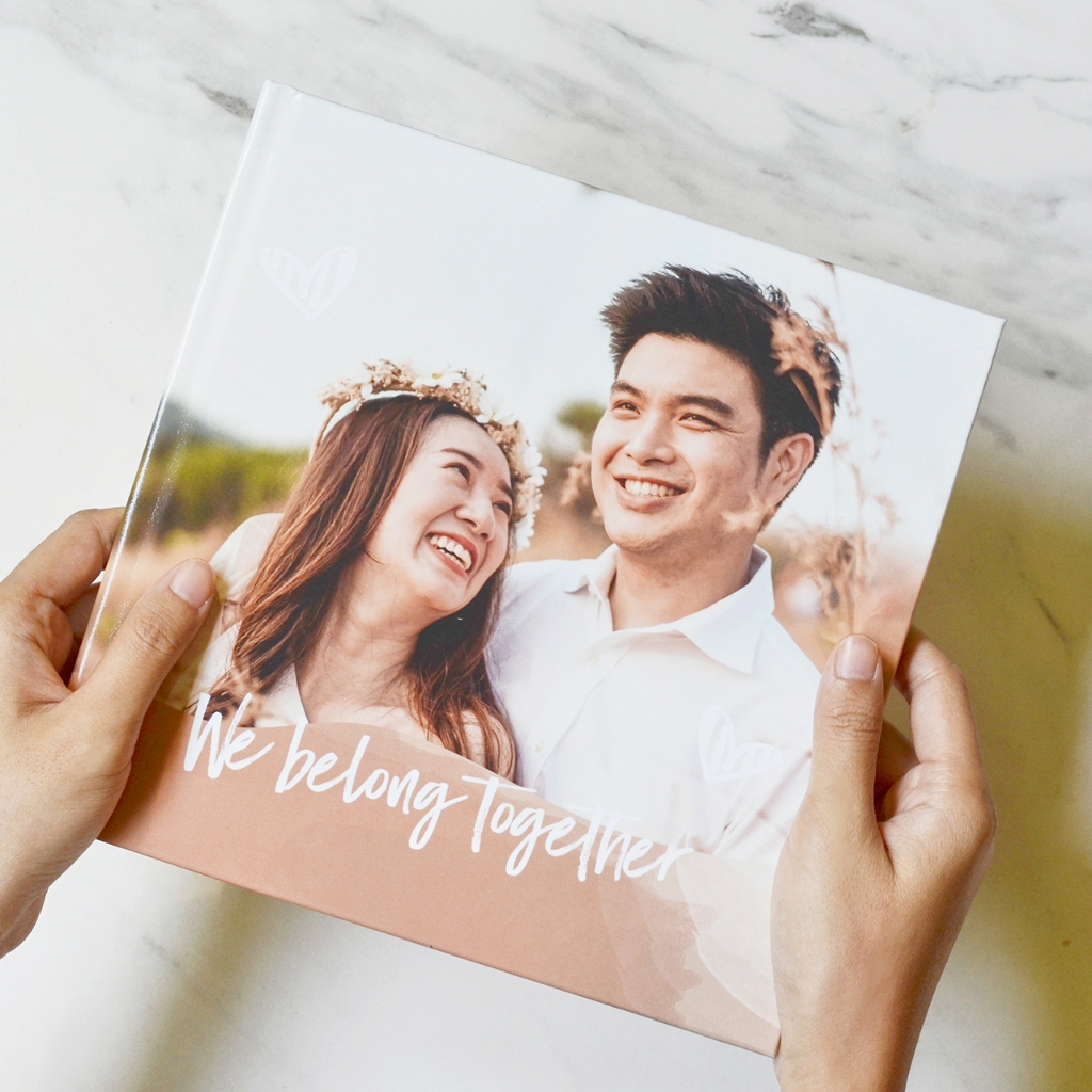 Photobook: โฟโต้บุ๊คปกแข็ง 8x8 แต่งเองบนเว็บ - ของขวัญให้แฟน ผู้หญิง ผู้ชาย วันเกิด วันครบรอบ