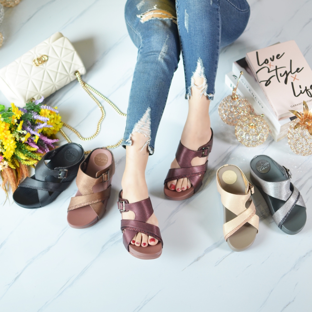 995-23 รองเท้าสุขภาพเสริมส้นสูง2.5นิ้ว สวมไหมดิ้นทองสายเข็มขัดปรับสายได้