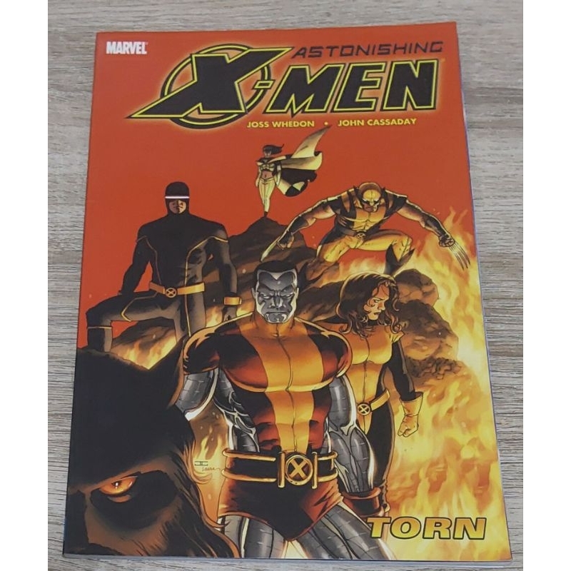 หนังสือ x men torn comic book ปกอ่อน ภาพสี ขนาด 17×26×0.5ซม.