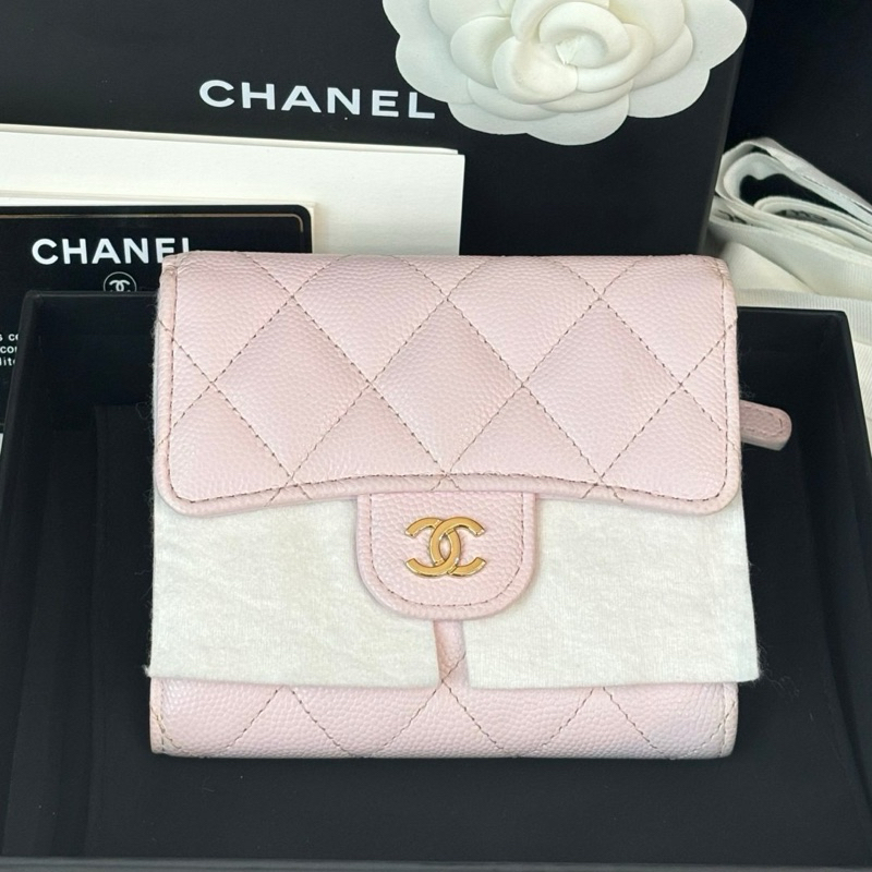 Chanel tri-fold wallet caviar holo32