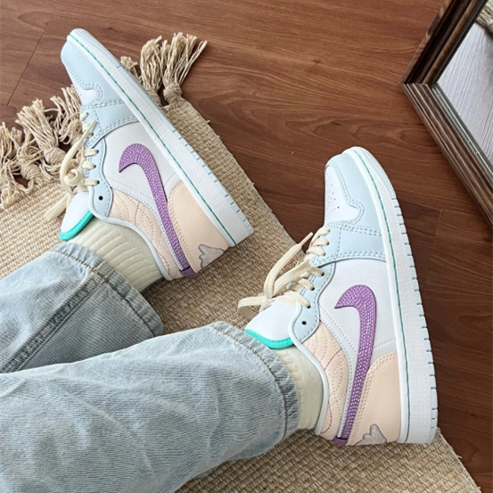 Jordan Air Jordan 1 Low SE Beige pink