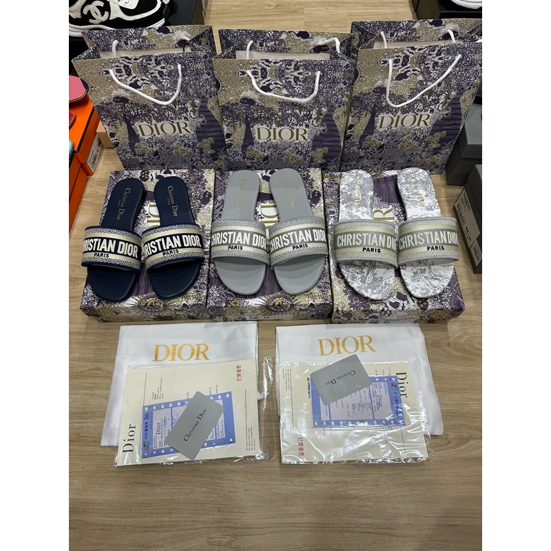 รองเท้าแตะ D.ior แบบสวม ตัวขายดีตลอดกาล งาน Hi end 1:1 พร้อมส่ง (size36-40)สินค้าถ่ายจากงานจริง