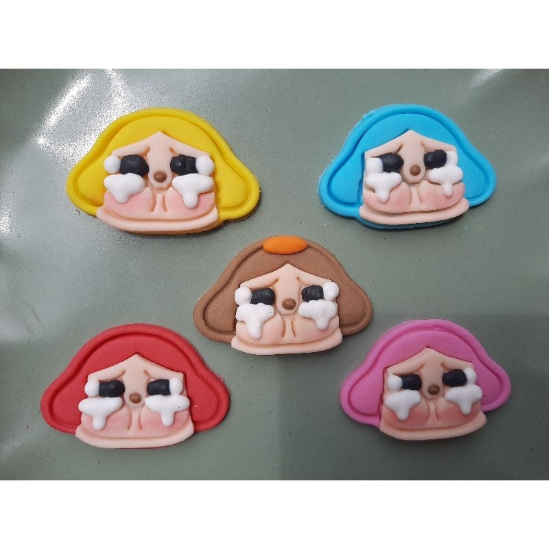 น้ำตาลกัมเพสแต่งเค้กรูปcry babyคละ5ชิ้น35บ.