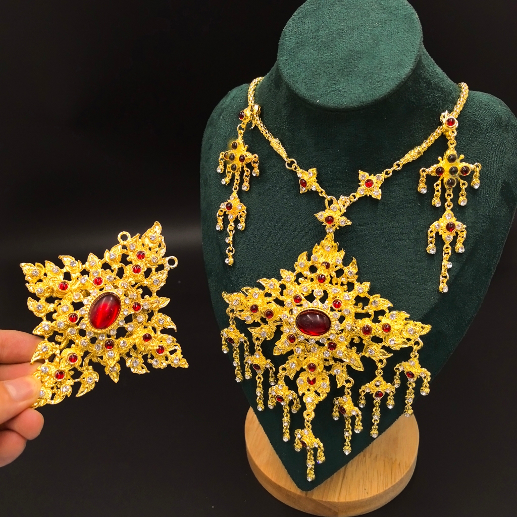 Vintage jewelry ชุดสร้อยพร้อมต่างหู ประดับด้วยพลอย เครื่องประดับนางรำ
