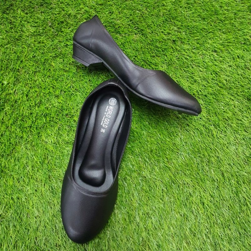 รองเท้าคัทชูปลายมนหนังนิ่มสีดำ ส้นสูง 1 นิ้ว ไซส์ 36-40 รหัส B7132