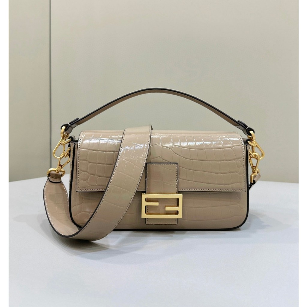 Pre order ราคา11400 Fendi 8628 Baguette Shoulder Bag กระเป๋าสะพายข้าง หนังแท้ Size27*6*16cm