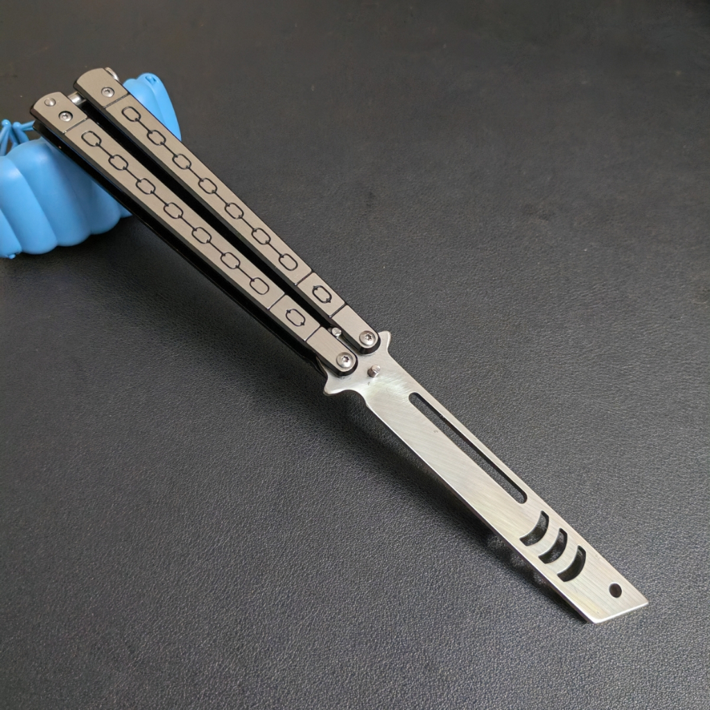 1pc Foldable Butterfly Knife Blunt Balisong Shark Design Balisong Pocket Trainer Survival Knife