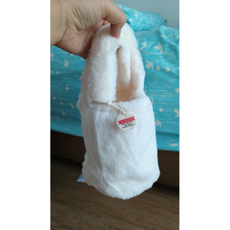 Clarins collapse with teddy house